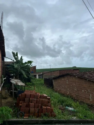 Vendo terreno 7x15 em santo Amaro do Sirinhaém próximo ao depósito de Léo do gás 