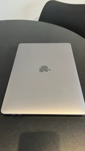 MacBook 2017 8GB RAM 256GB Touchbar muito conservado