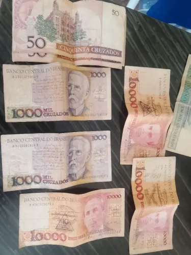 Notas antigas cruzeiros de 50 e 10000 ótimo estado