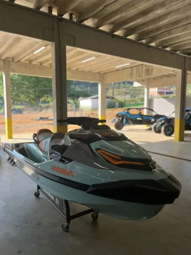 Jet Ski SEADOO Wake Pro 230