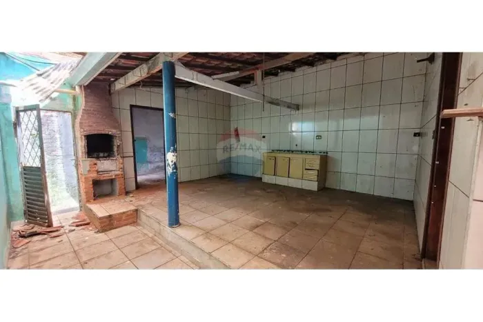 Casa para venda tem 82 metros quadrados com 2 quartos em Vila Carmo - Capivari - SP