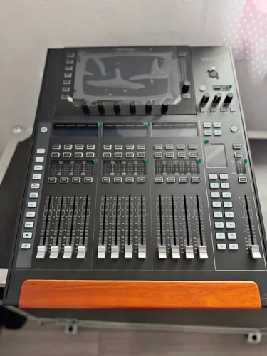 Behringer Wing Compact