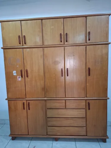 ROUPEIRO DE MADEIRA MODULADO CONSERVADO 