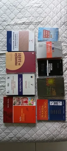 Lote de livros de saúde e enfermagem - excelente estado