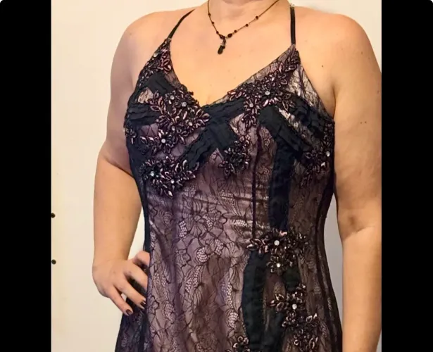 Maravilhoso Vestido de Cetim Rose e Renda Preta (Alta Costura Iza.d) - Tam 46/48