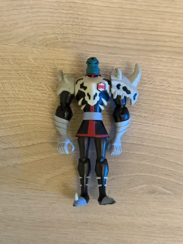 Khyber Ben 10 Omniverse Bandai