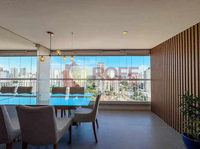 Apartamento de 71 m² à venda no coração do Campo Belo. São 2 quartos, 1 suíte e 2 vagas pa