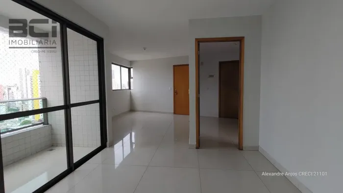 VENDE-SE apartamento 90 M² no bairro da Madalena, 3 quartos sendo 2 suítes.