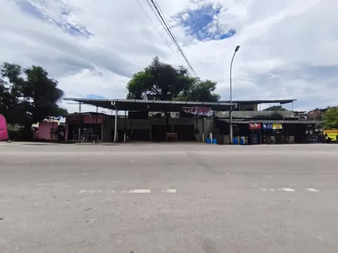 Lojas e Avenida de Casa (Valor a negociar)