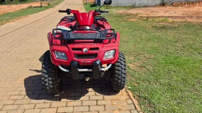 Quadriciclo Can-Am Outlander motor Rotax 400cc 4x4