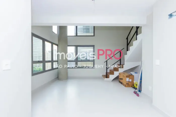 Apto duplex de 61m2 com 1 dorm e 1 vaga no Moema