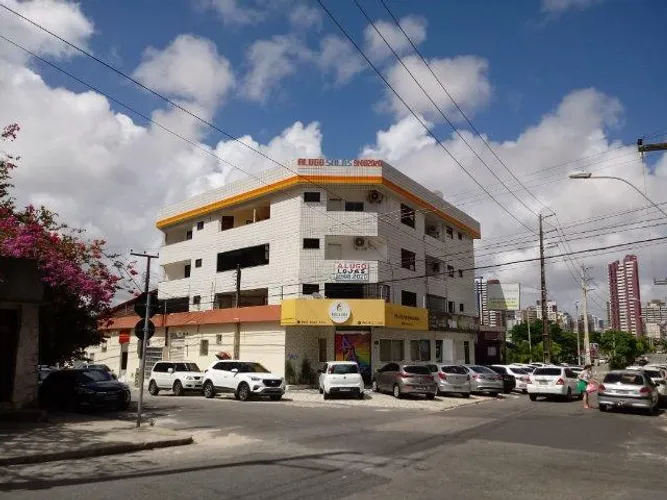 Salas comercias no Cocó