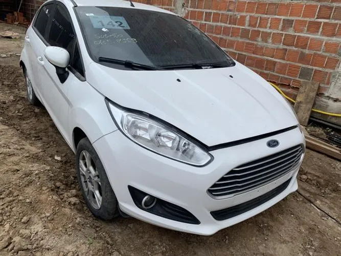Sucata de new Fiesta sedan 1.5 manual. Para retirada de peças