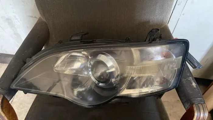 Farol esquerdo original xenon Subaru outback 2005
