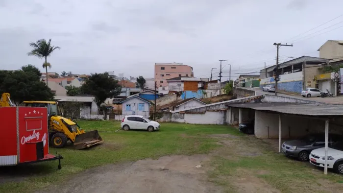 Terreno de 900 m² no bairro Jardim Atlântico, em Florianópolis/SC.