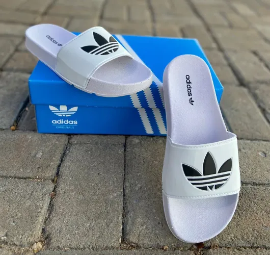 Chinelo slide masculino.