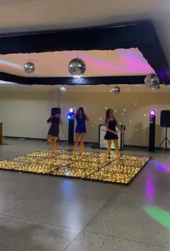 Pista de dança Gold e Paris para casamentos e aniversários 