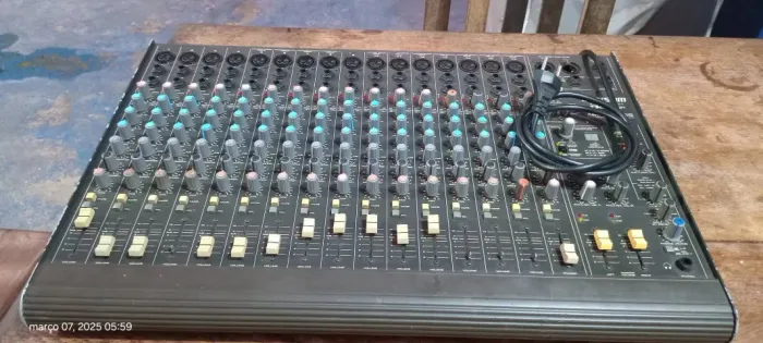 Mesa de som profissional 16 canais ciclotron.