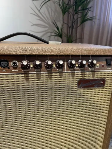 Amplificador Fender Acoustic Jr para violão 