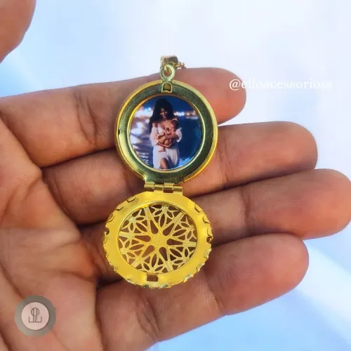 Relicário TIANE banhado a ouro 18k