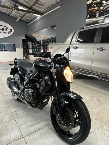 SUZUKI GLADIUS 2016 650cc SUPER NOVA.