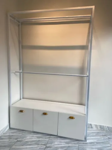 Fabricamos araras para lojas de roupa