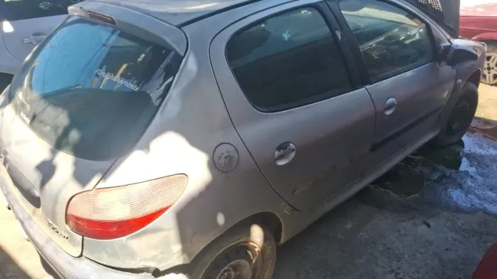 Sucata peugeot 206  02/02