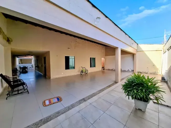 Vendo casa no COHAJAP, com 03 quartos, Área gourmet + churrasqueira.