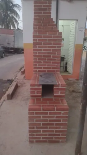 Churrasqueira de tijolo rústica e funcional
