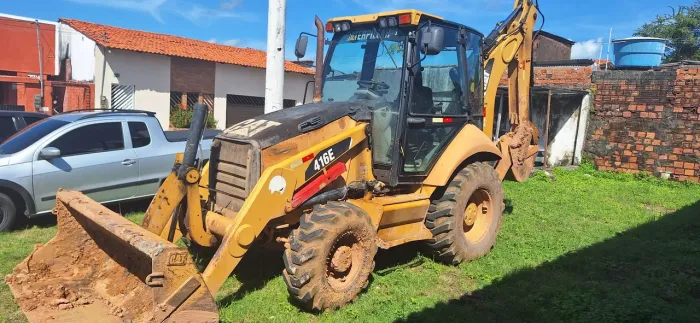 Alugo retroescavadeira
