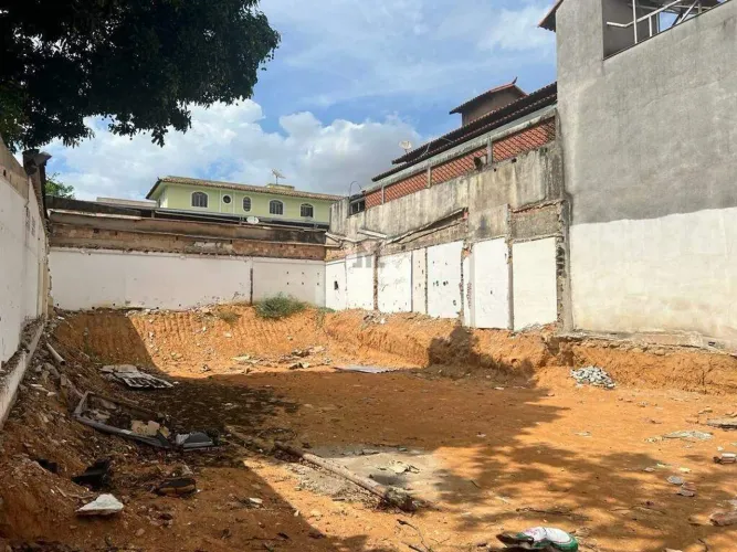 Lote de 300m² no Jatobá.