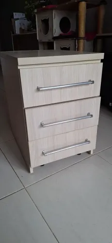 Mesa de cabeceira em mdf