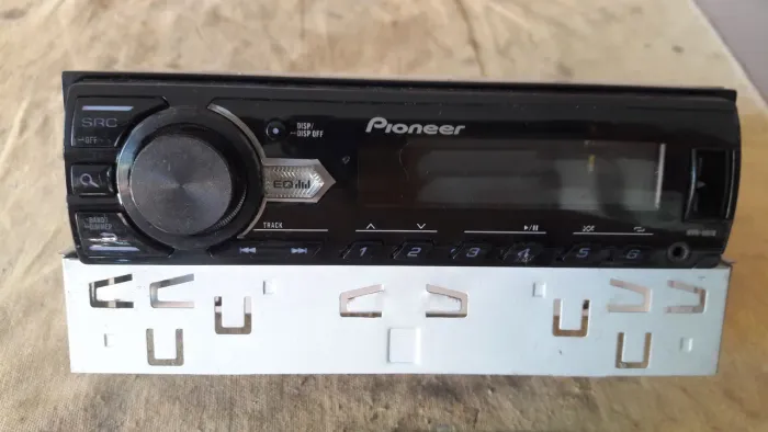 SOM PIONEER MVH 088UB 