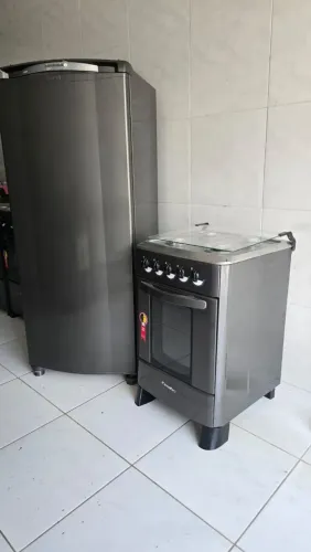 Geladeira Consul e Fogão 4 Bocas todo funcionamento ótimo, pagamento na entregar