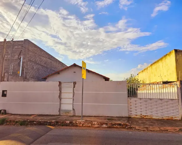 Casa a venda 4 Quartos Sendo 1 Suíte Bairro Altos do Coxipó - Cuiabá - MT
