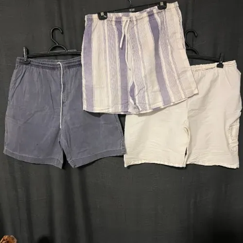 Lote com 3 bermudas tamanho M