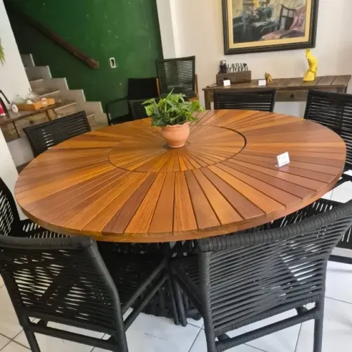 MESA COM 8 CADEIRAS PARA ÁREA EXTERNA
