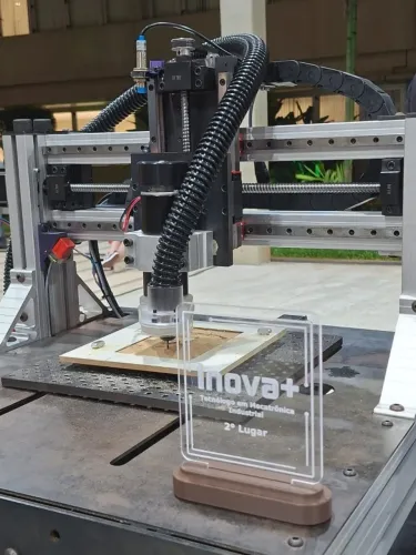 CNC de Bancada Híbrida (Laser + Spindle) - 300x300 - Alta Precisão