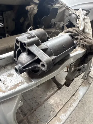Motor de arranque renault master 2.5 ano 2011