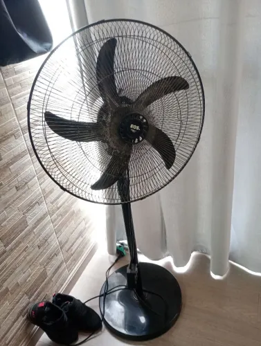 Ventilador de coluna EOS