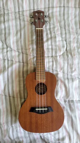 Ukulele Tagima Concert 23k