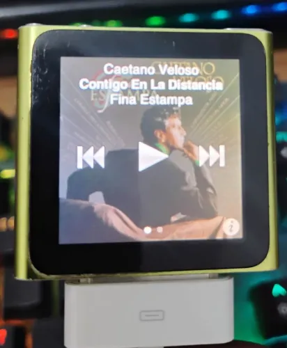 iPod Nano 8GB - COM AVARIA