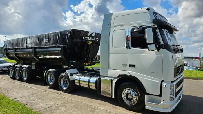 Volvo FH 460 6x2 Globetrotter Ano 13 Aut Ipva 25 pago + Basculante 0km ano 25 30m³ c/ pneu