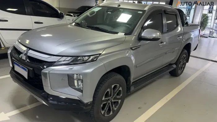 L200 TRITON 2.4 TURBO SPORT HPE-S CD 4P 4X4 2025 - 14.000 Km apenas - Falar c/ Camilo