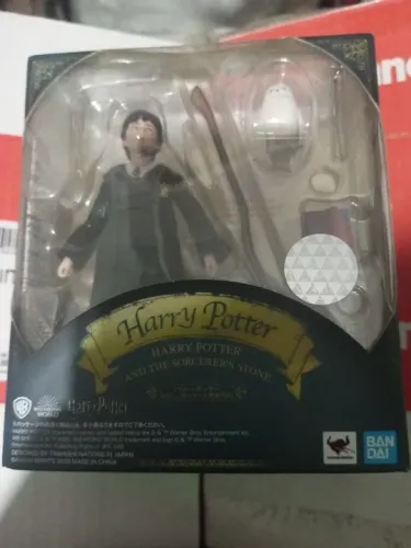 Boneco Harry Potter SH figuarts Bandai A Pedra Filosofal original