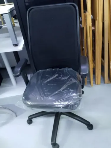 Cadeira de Escritório modelo Presidente Marca Cavaletti - tela Mesh