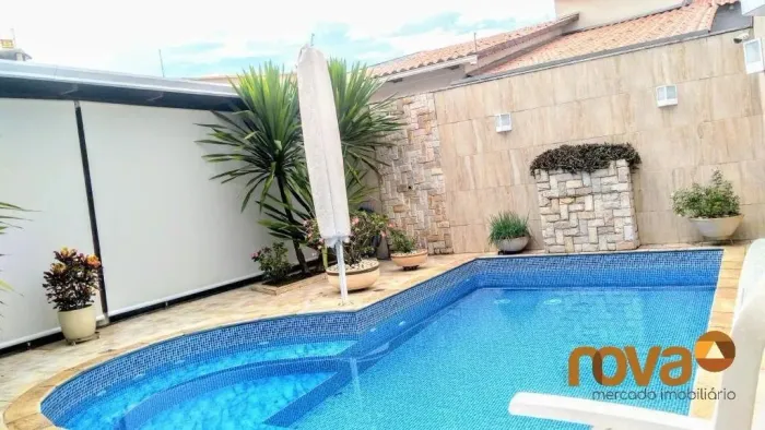 Casa 4 quartos,piscina,varanda gourmet,quintal