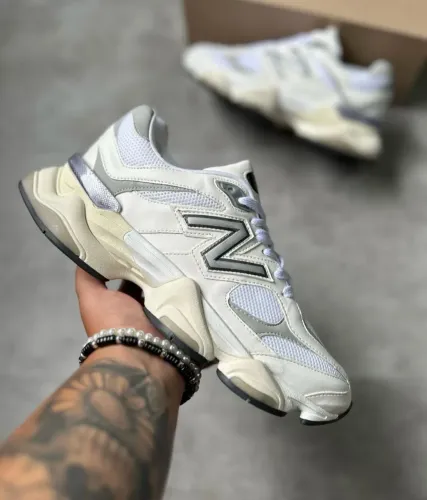 Tênis New Balance 9060 branco e cinza 