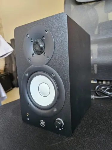 Par Monitor Áudio Yamaha Hs3