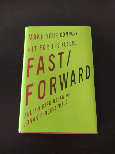 Livro Fast/Forward - Faça sua empresa pronta para o futuro